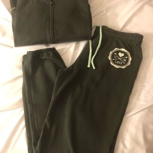 Cozy Zoe jogger/sweatsuit.  Sz S